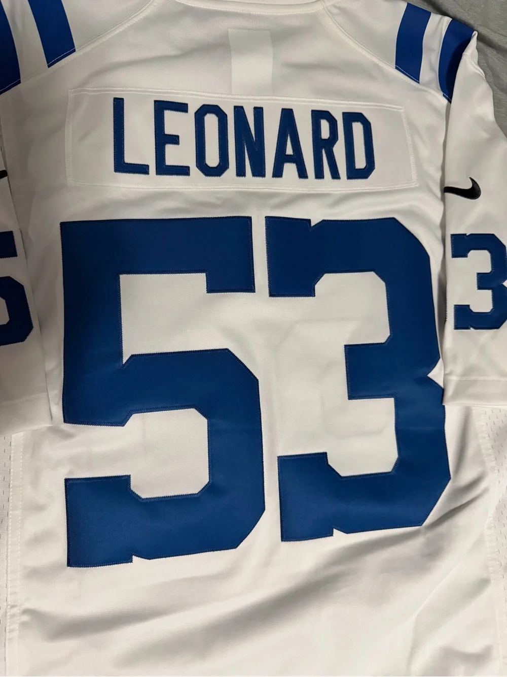 Indianapolis Colts men’s L Darius Leonard white jersey NWT